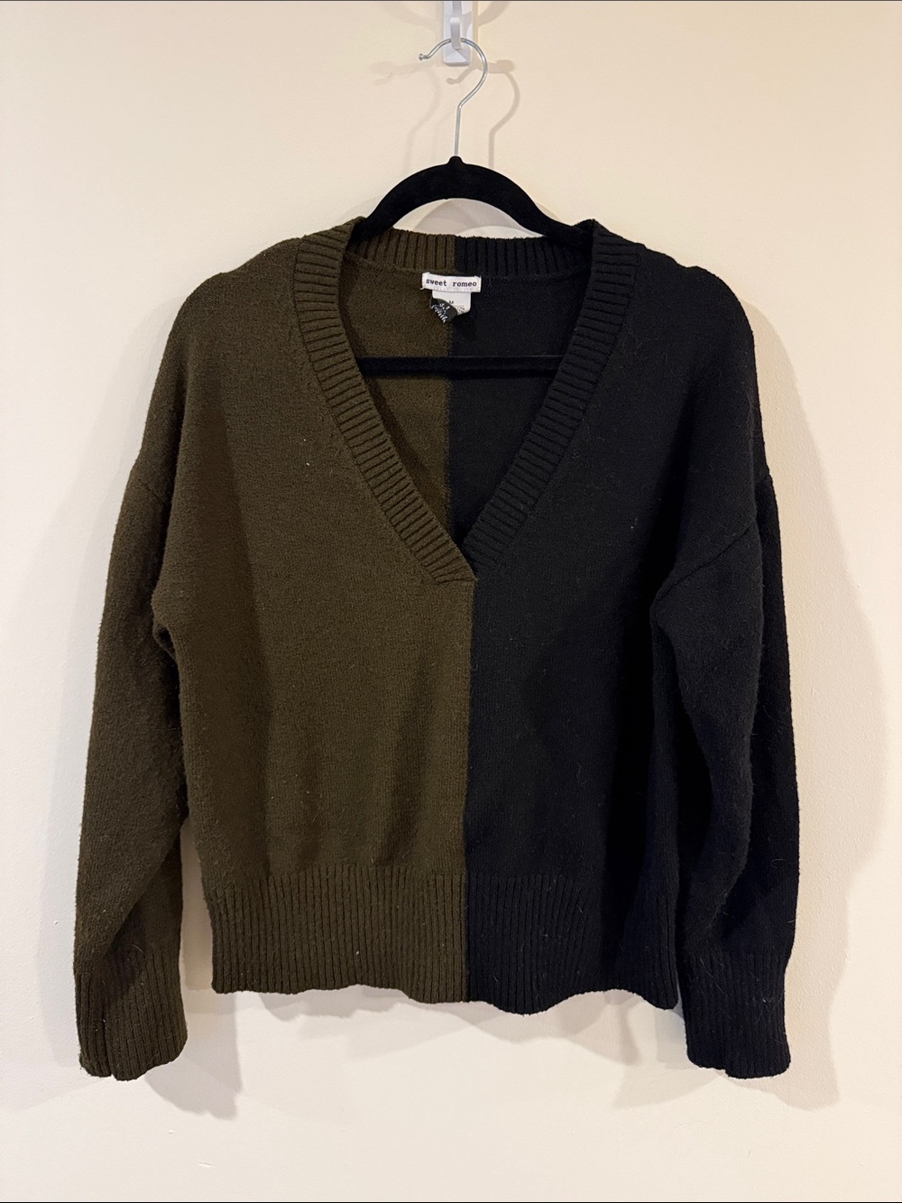 Sweet Romeo Olive and Black Colorblock V-Neck Sweater
